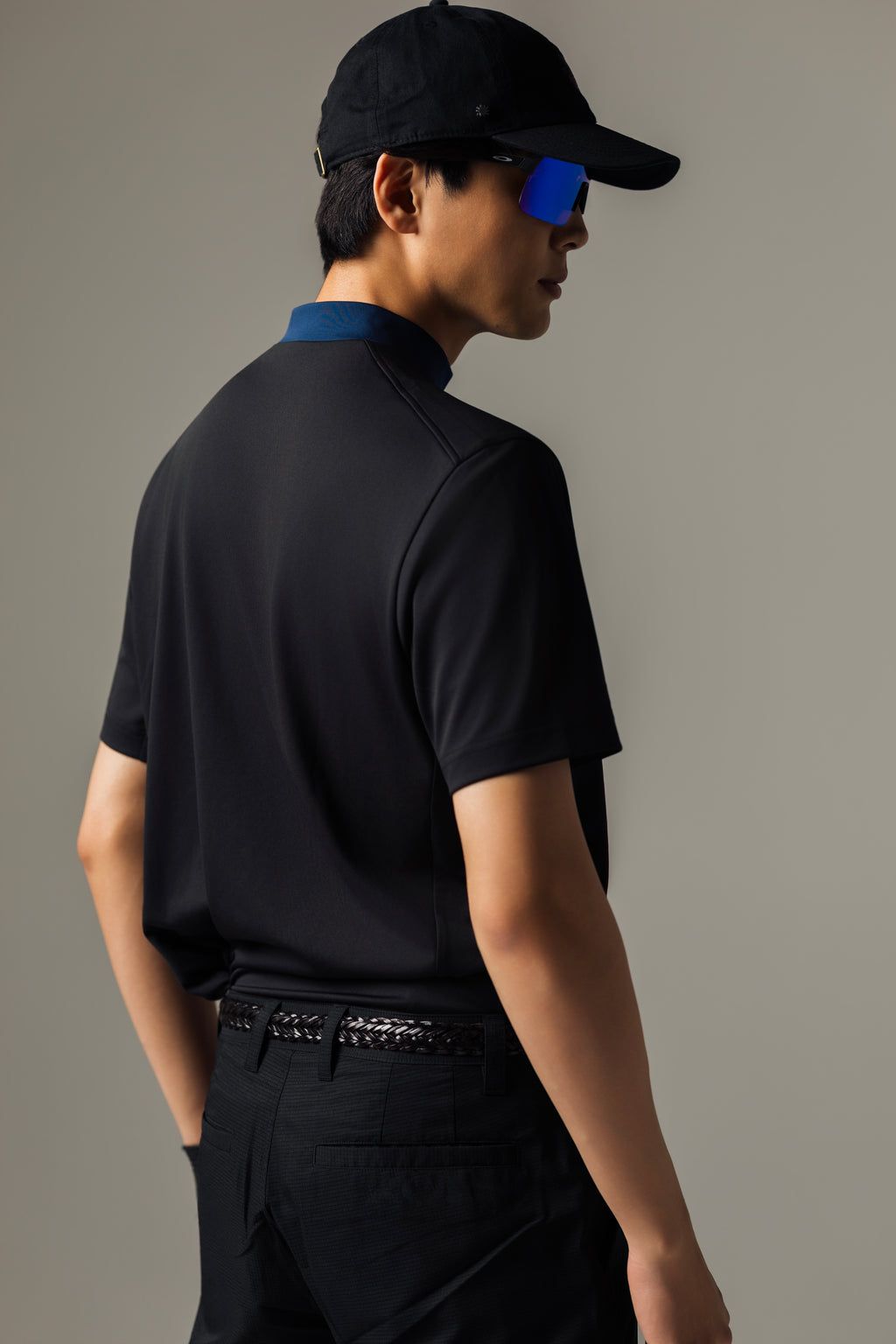 MEN’S｜パフォーマン<br>ロゴ　モックネック - ブラック