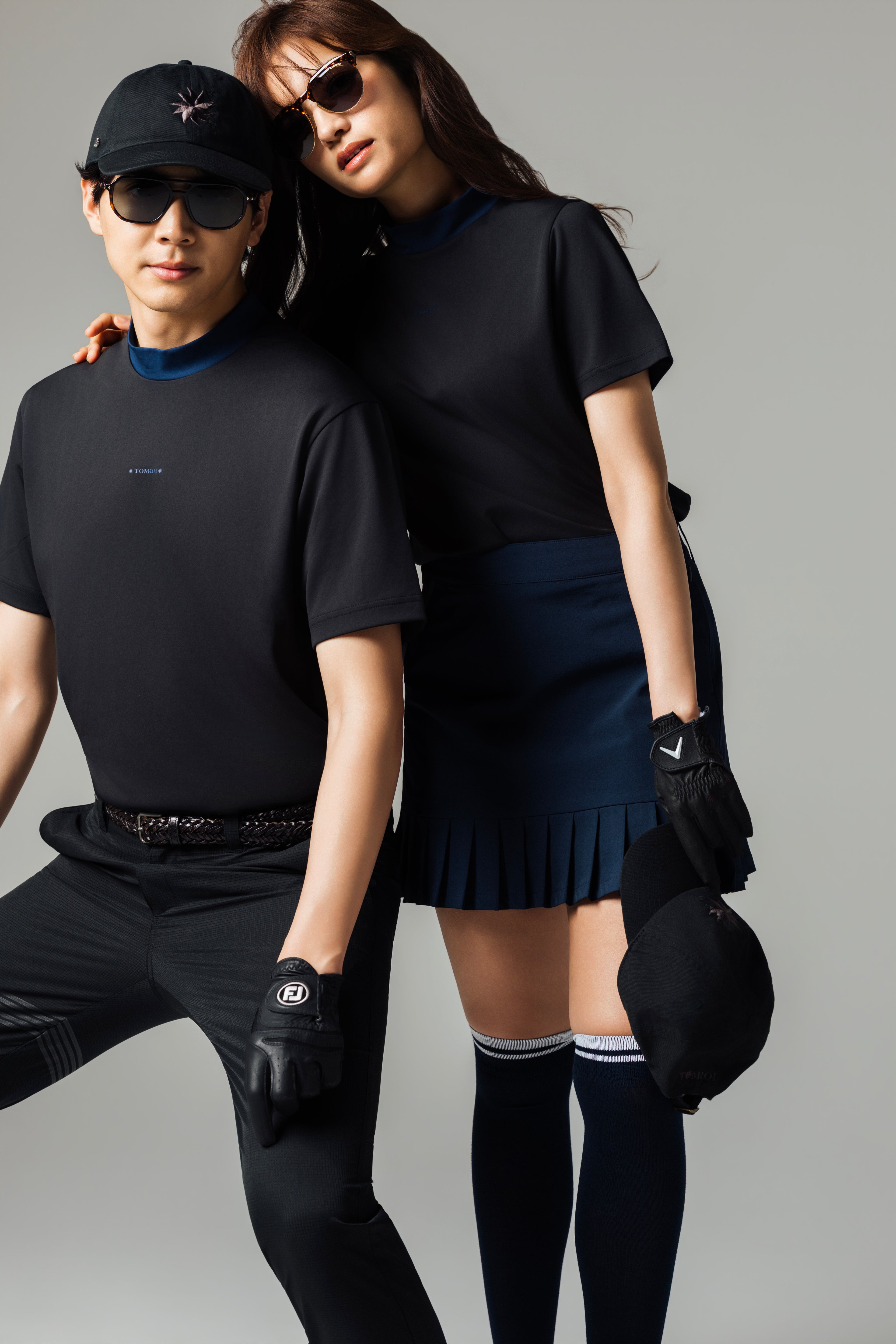 MEN’S｜パフォーマン<br>ロゴ　モックネック - ブラック
