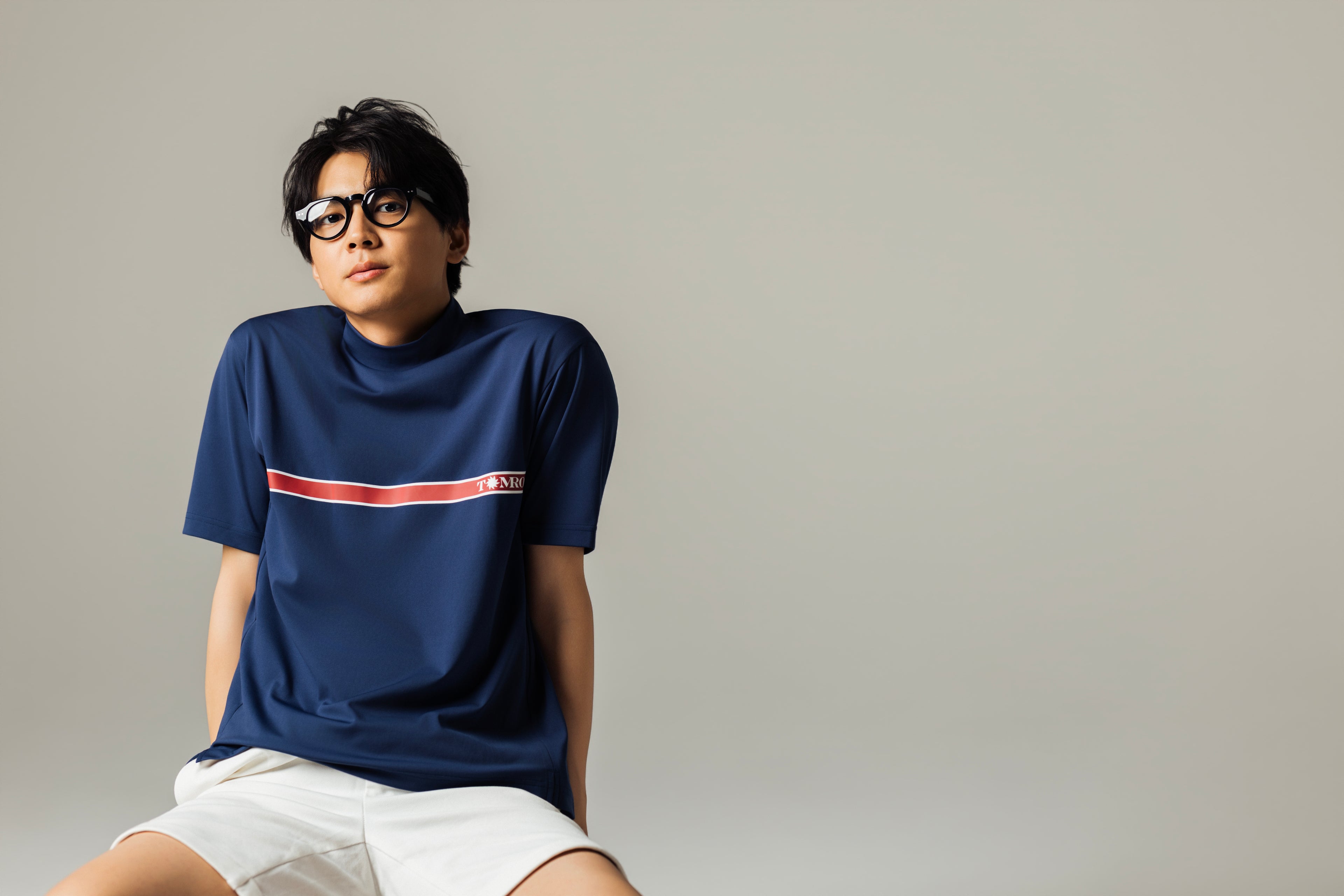 MEN’S｜パフォーマンス<br>ライン モックネック - ブルー