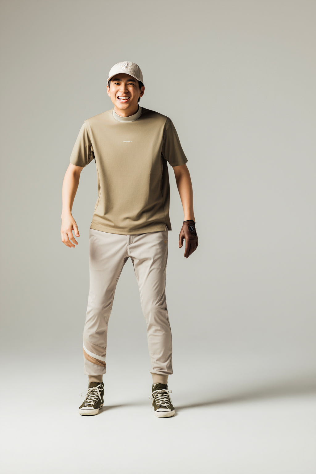 MEN’S｜クール パフォーマンス<br> ライン ジョガー｜<br>接触冷感・UPF50 - ベージュ
