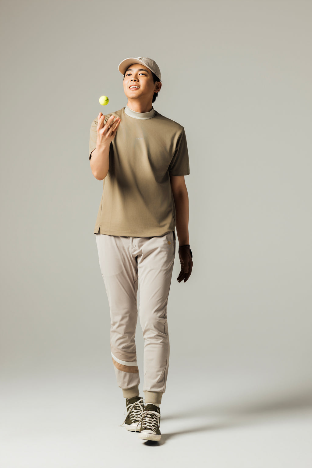 MEN’S｜クール パフォーマンス<br> ライン ジョガー｜<br>接触冷感・UPF50 - ベージュ