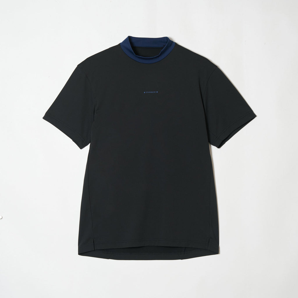 MEN’S｜パフォーマン<br>ロゴ　モックネック - ブラック