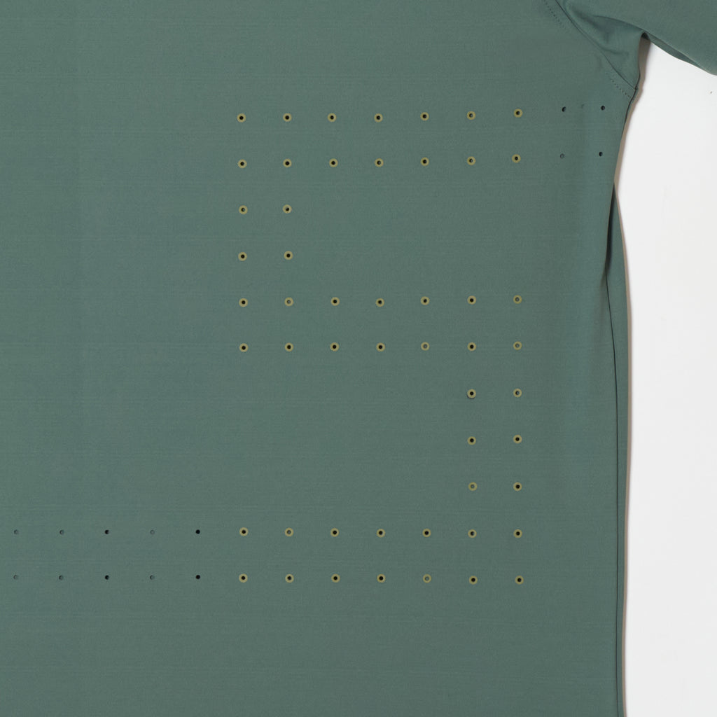 WOMEN’S｜パフォーマンス<br>ジップ　ポロ｜高伸縮｜