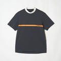 MEN’S｜パフォーマンス<br>ライン モックネック - ダークグレー