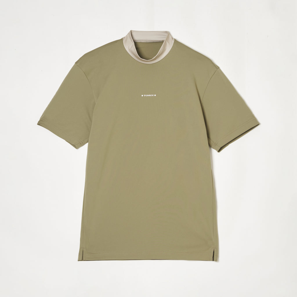 MEN’S｜パフォーマン<br>ロゴ　モックネック - ゴールドベージュ