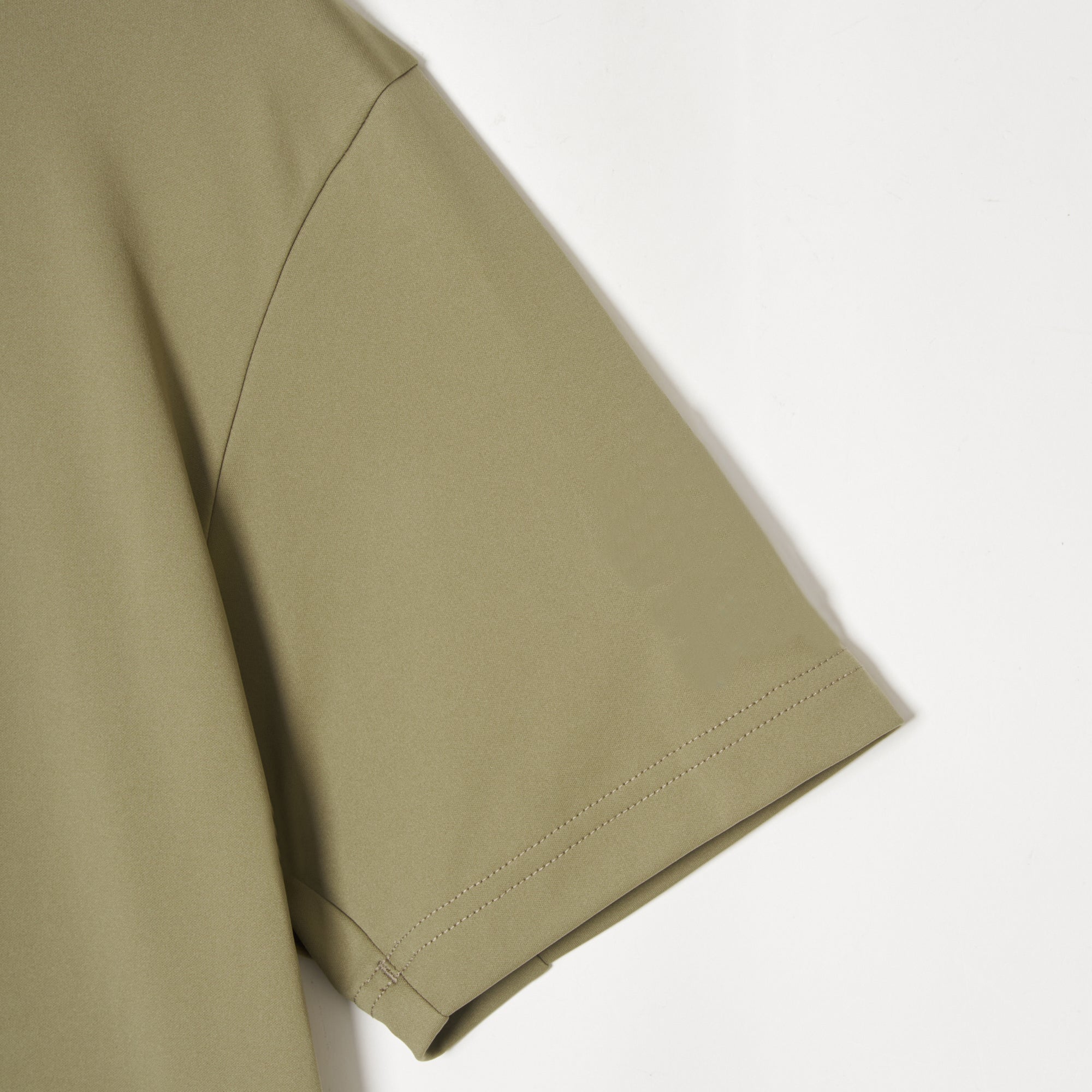 WOMEN’S｜パフォーマンス<br> ロゴモック ネック