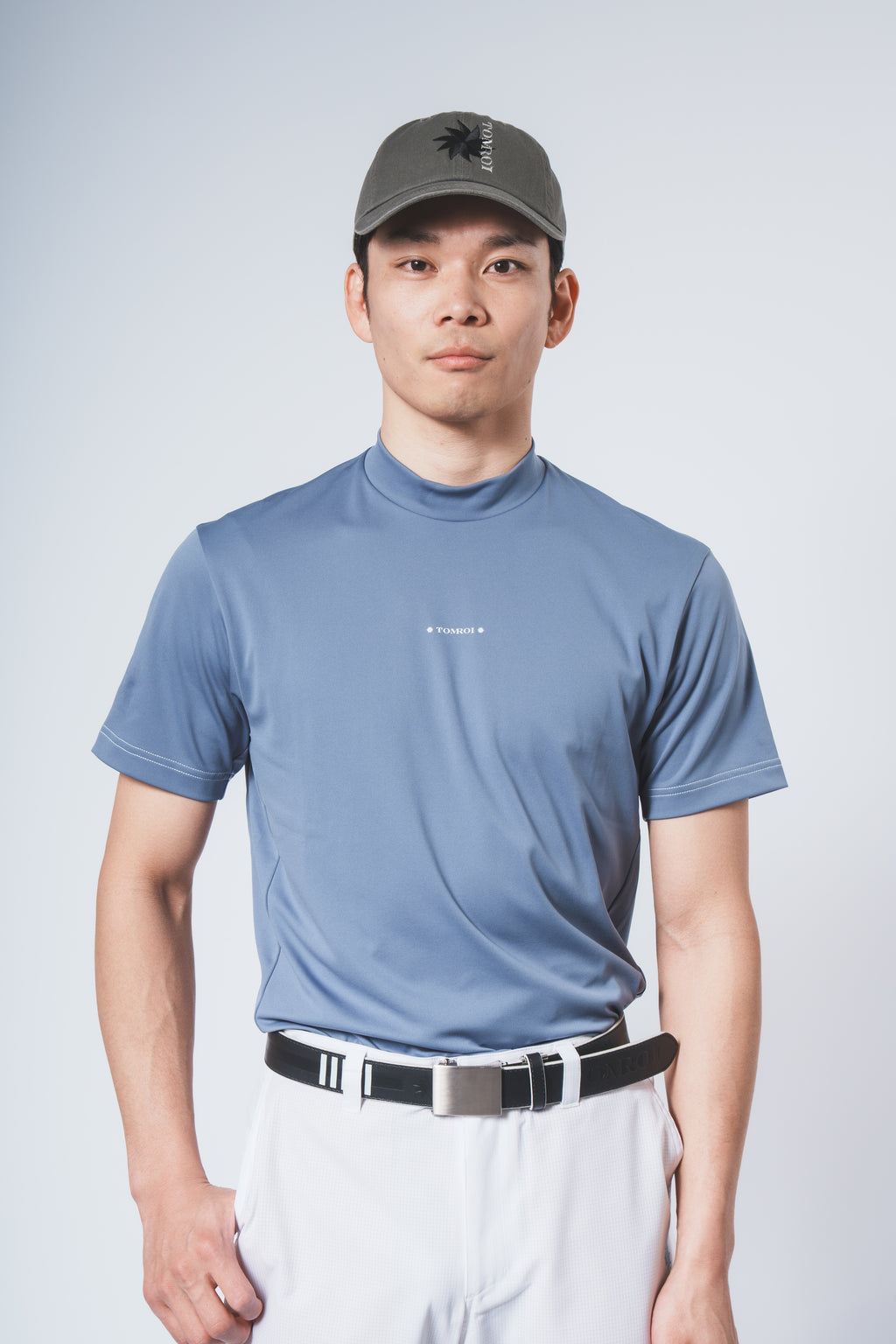 MEN’S｜パフォーマン<br>ロゴ　モックネック