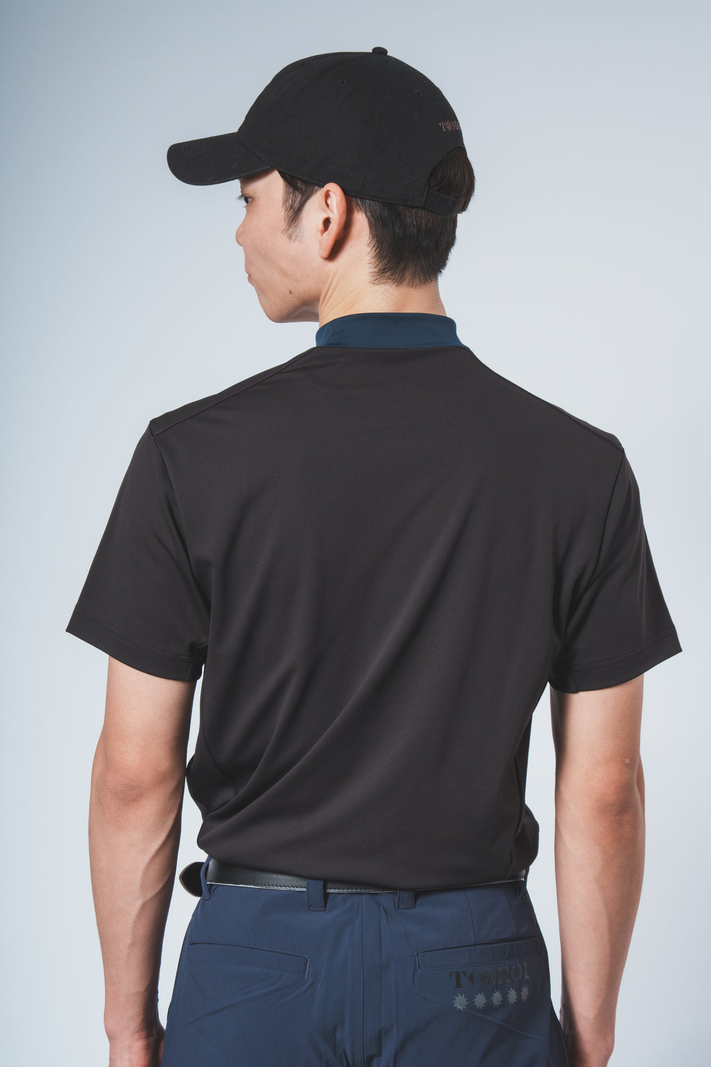 MEN’S｜パフォーマン<br>ロゴ　モックネック